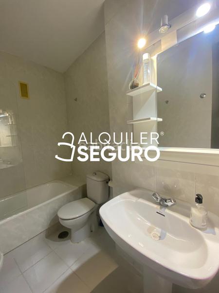 Foto 6c70a14c-55b8-4acb-b7ac-46a70a01e797. Rent studio with heating in Embajadores-Lavapiés Madrid