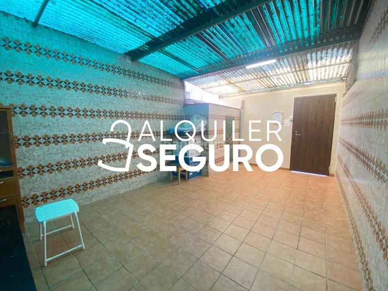 Foto 081b9c74-467e-473f-8636-bd100ed1c1ff. Alquiler chalet  c peñarroya en Entrevías Madrid