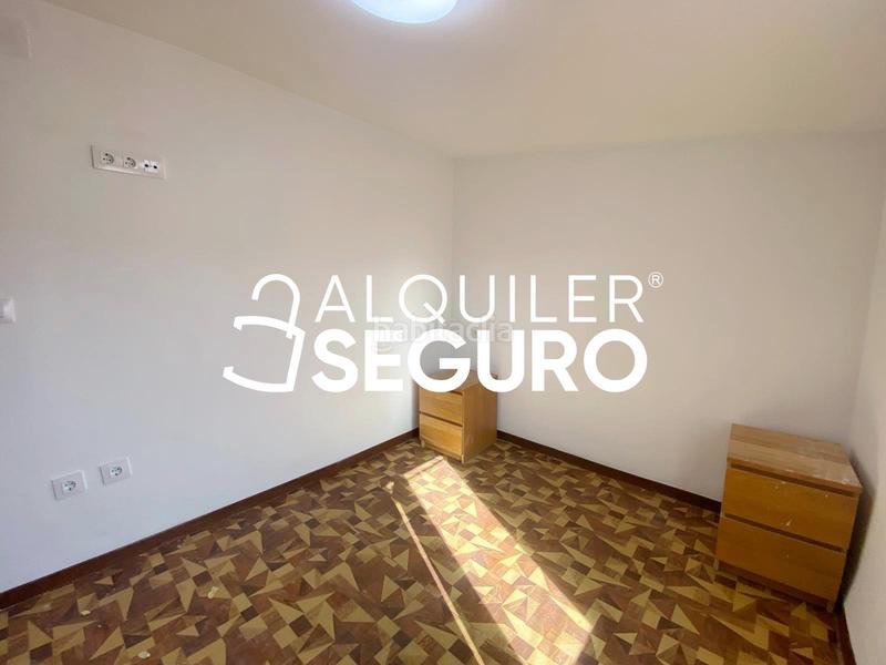 Foto a8b4ee89-b625-4cba-92b4-d7e9d88f6a75. Rent chalet in Entrevías Madrid