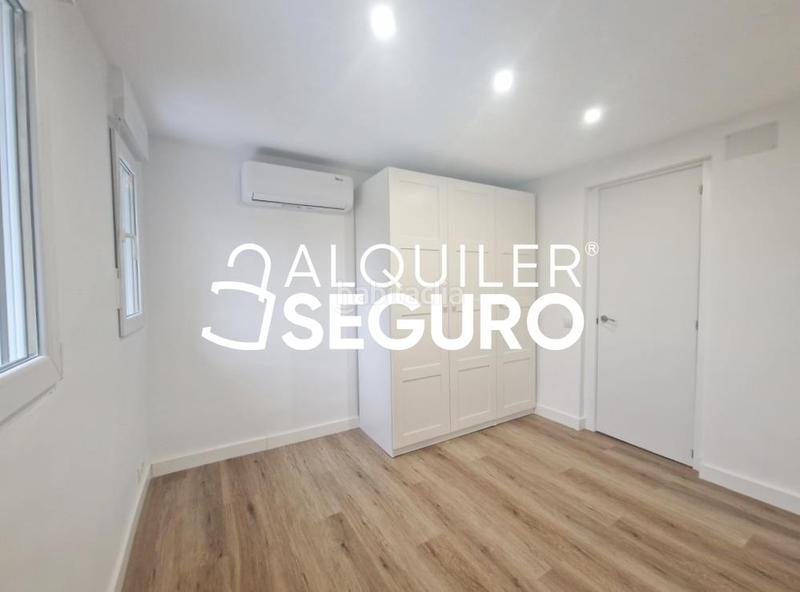 Foto cbae4d59-526d-4d95-8e94-6c58be354902. Rent flat with heating in Simancas Madrid