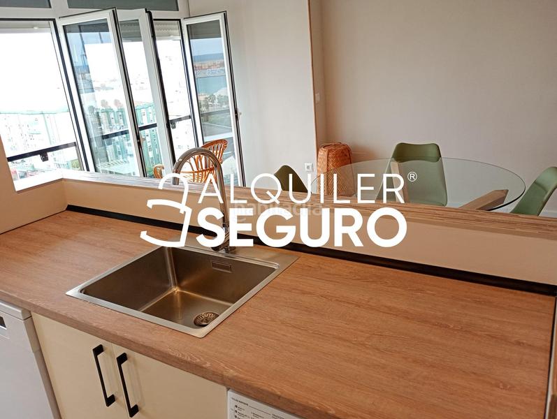 Foto ec3de0cc-bafb-45f4-a5d4-491626c554fd. Rent flat in Parque Ayala - Jardín de la Abadía - Huelín Málaga