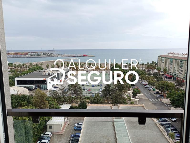 Foto ef4f57ba-6a6f-4593-ab17-e553e6afd18a. Rent flat in Parque Ayala - Jardín de la Abadía - Huelín Málaga