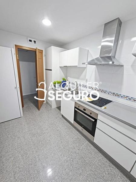 Foto 1f2a7e81-cdc6-4ee6-833a-9b545e54e9d6. Location appartement avec chauffage parking dans Centro Torrejón de Ardoz