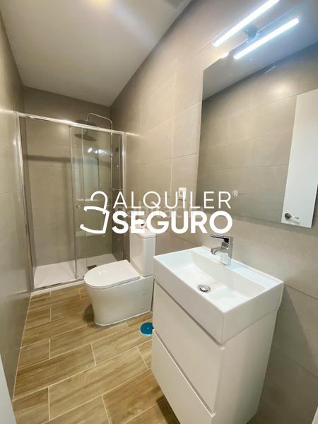 Foto e049cb27-dea5-45b2-8b18-bbd806d11afd. Lloguer pis a Santa Eugenia Madrid