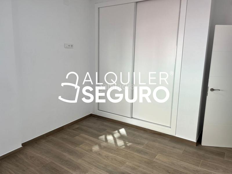 Foto 8b0469bc-b66a-42e6-ada8-2452504f68ab. Alquiler piso  c diego de vergara en Los Castillejos - La Trinidad Málaga