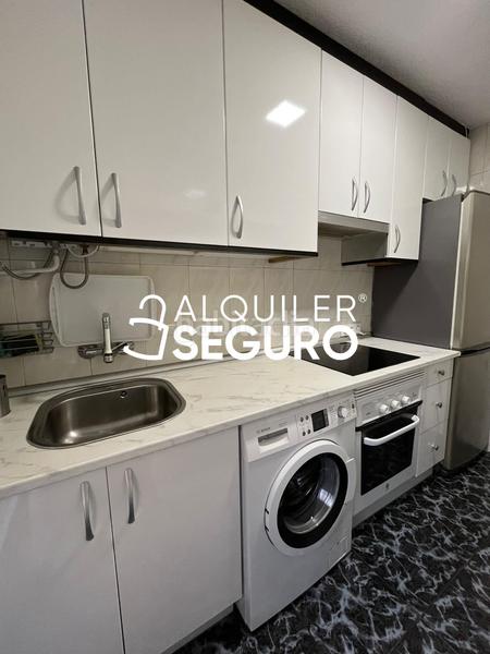 Foto 25435069-d661-43d9-81ad-521c5fea62fc. Rent flat with heating in Casco Histórico de Vallecas Madrid