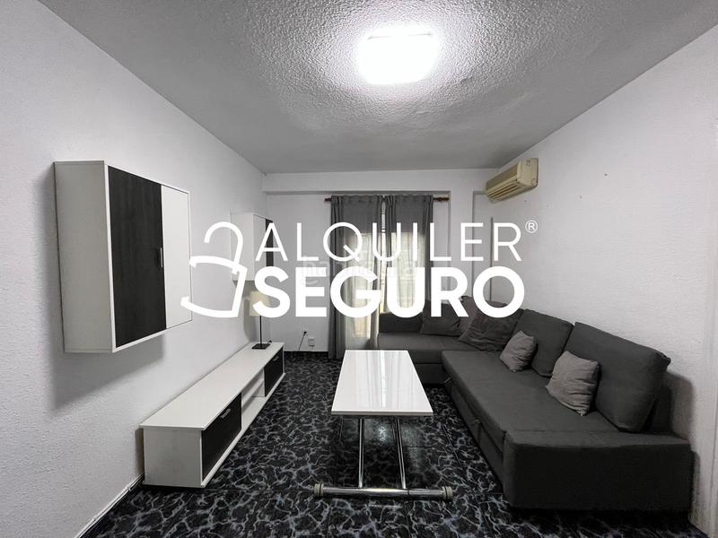 Foto c7bbf3df-1f5b-4458-9ffb-240b3f6b35e0. Rent flat with heating in Casco Histórico de Vallecas Madrid