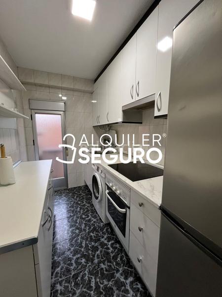 Foto f3fef05f-4f12-495e-a988-df896077bf83. Rent flat with heating in Casco Histórico de Vallecas Madrid