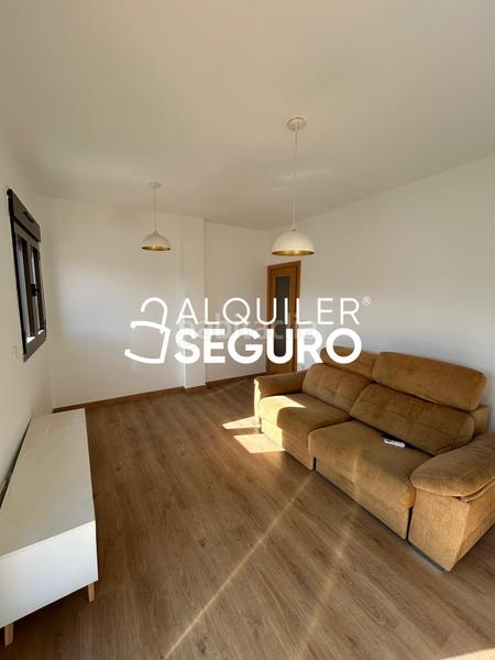 Foto 5cd1e6bd-b1ed-4689-b68a-83fa10c55916. Affitto attico con riscaldamento in San Miguel Armilla