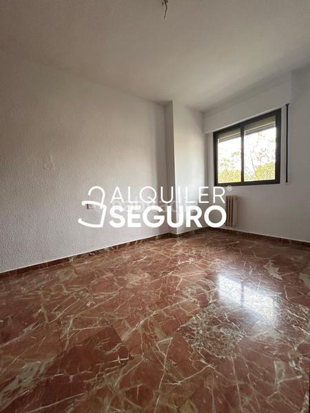 Foto 6faf4d20-49b7-4a4c-a85c-7a8bb4a026e0. Alquiler piso  av. del sur en Pajaritos Granada