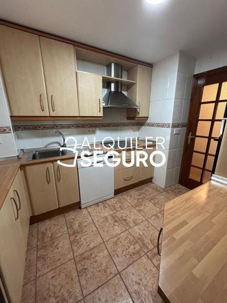 Foto 879bbf74-5eda-48e6-b6f5-c99d424cece5. Alquiler piso  av. del sur en Pajaritos Granada