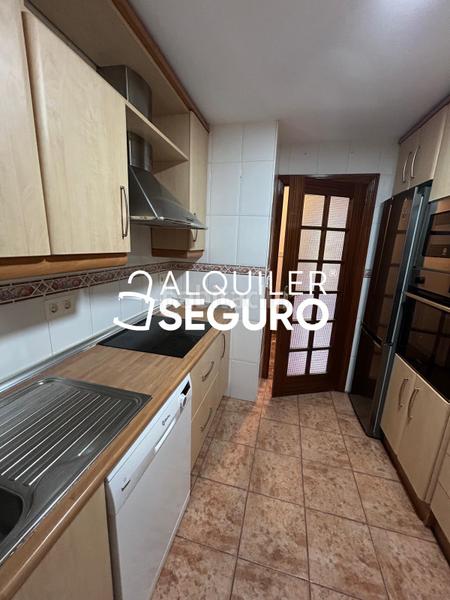 Foto a25e975c-ec82-4a3b-8653-0fbc054492d5. Alquiler piso  av. del sur en Pajaritos Granada