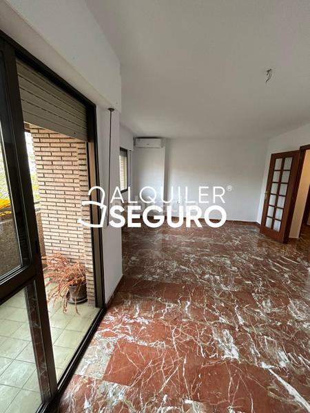 Foto 215ee17a-5598-4aae-8521-ea956c78aa93. Rent flat with heating parking in Pajaritos Granada