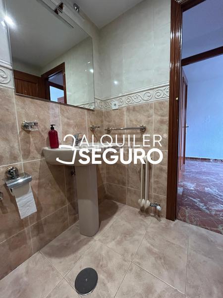 Foto 5c274f1a-86f9-4c8d-8fd8-b783c2f6227d. Rent flat with heating parking in Pajaritos Granada