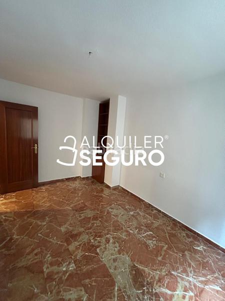 Foto 87f5411f-001f-4a19-ae88-844d1bca08a2. Rent flat with heating parking in Pajaritos Granada