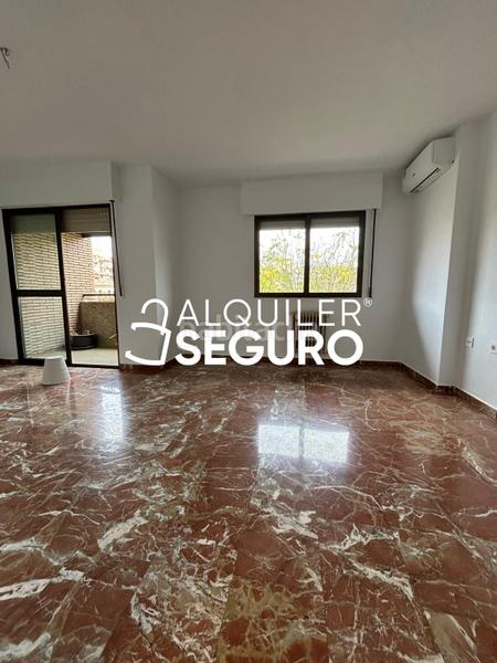 Foto cb25f054-3bdf-49b1-9ccf-1dc88d19c1f9. Rent flat with heating parking in Pajaritos Granada