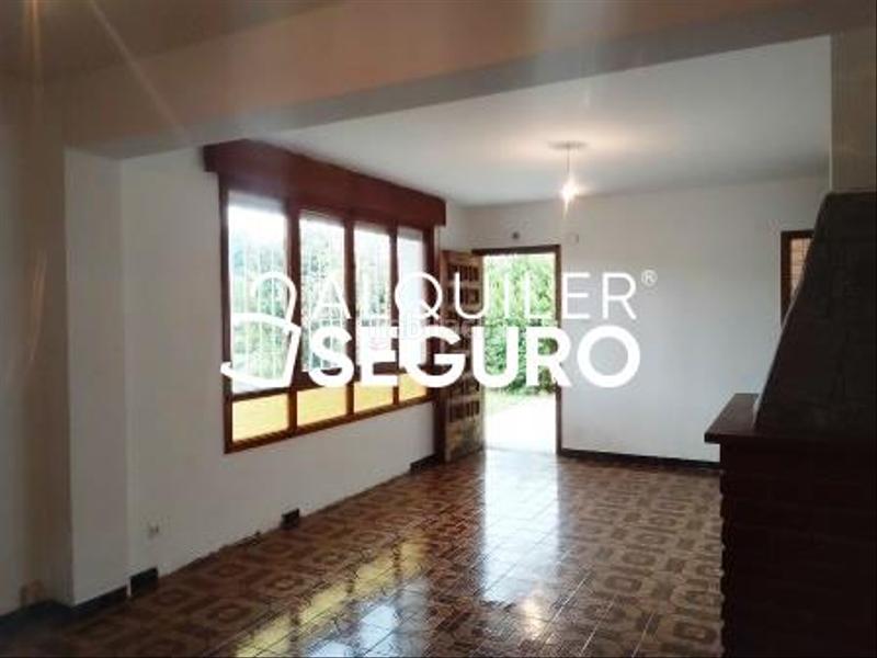 Foto 1636587d-4f5c-4d70-a95c-b8977993a82c. Alquiler chalet  c rúa da matosina en centro de Culleredo Culleredo