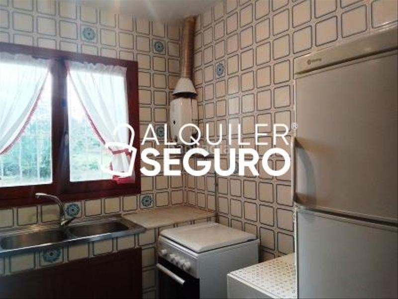 Foto dbcda38a-a07c-4e2a-9b07-c574aa8db89c. Alquiler chalet  c rúa da matosina en centro de Culleredo Culleredo