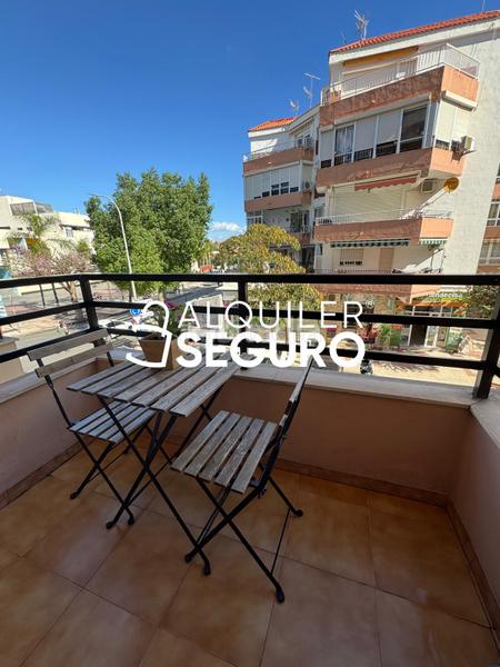Foto a2868747-5199-451f-8655-394a368b5a55. Alquiler loft  c san francisco en Loma de los Riscos Torremolinos