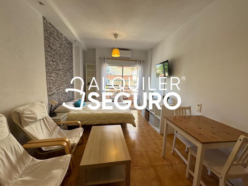 Foto ec805228-32b9-4a30-8a9e-1369755fd45f. Alquiler loft  c san francisco en Loma de los Riscos Torremolinos