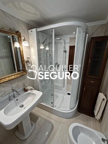 Foto 19d2b3fa-1da2-41a1-8462-ee4937b6795d. Location appartement avec chauffage parking dans Cerrillo de Maracena - Periodistas Granada