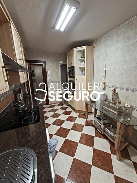 Foto 847eea41-69f4-4369-8b8e-aa9f401aa3b3. Location appartement avec chauffage parking dans Cerrillo de Maracena - Periodistas Granada