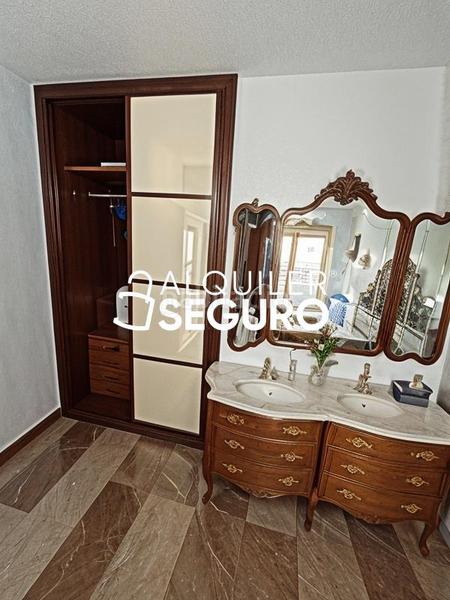 Foto b0742a6f-2960-4343-933b-8a88671762f6. Miete etagenwohnung mit heizung parking in Cerrillo de Maracena - Periodistas Granada