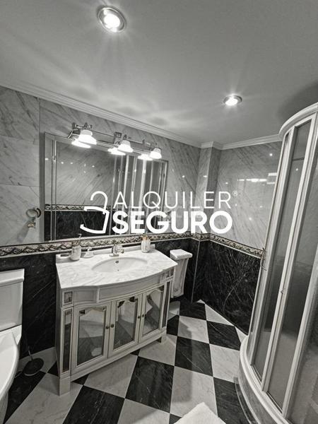 Foto 8d5ab4da-3d45-462f-b9ee-ad3f9fa60256. Rent flat with heating parking in Cerrillo de Maracena - Periodistas Granada