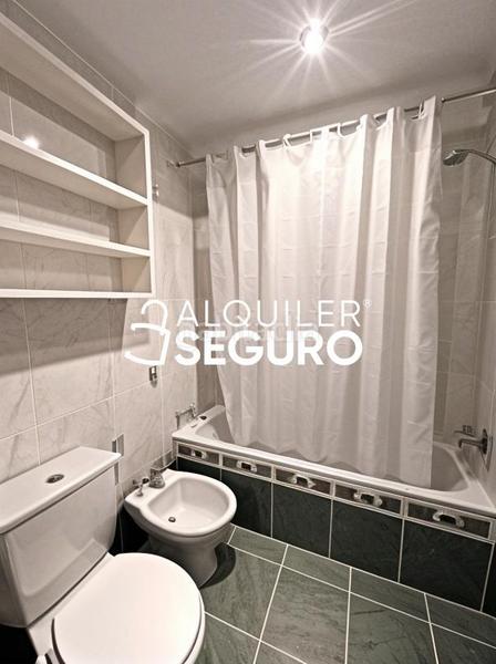 Foto f74181a7-a3a3-45be-ae96-99626009c09e. Lloguer pis amb calefacció piscina a Pinar del Rey Madrid