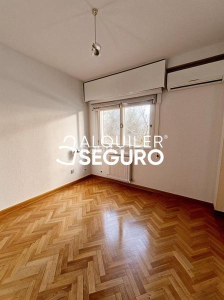 Foto 58d05492-d233-4252-b41f-f07e499349d7. Location appartement avec chauffage piscine dans Pinar del Rey Madrid
