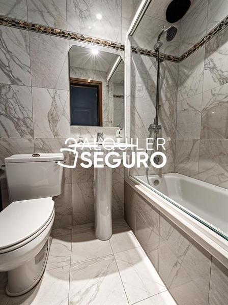 Foto 2e63cee9-c0ef-4529-b8c4-3010f4ed21e2. Miete etagenwohnung mit heizung pool in Pinar del Rey Madrid