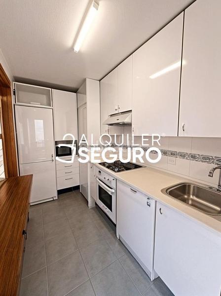 Foto 511c49a7-1039-4acd-9f7a-253fa47889e1. Miete etagenwohnung mit heizung pool in Pinar del Rey Madrid