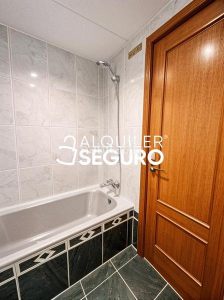 Foto b3da6881-3538-43b0-9773-8e78f679c9cc. Miete etagenwohnung mit heizung pool in Pinar del Rey Madrid