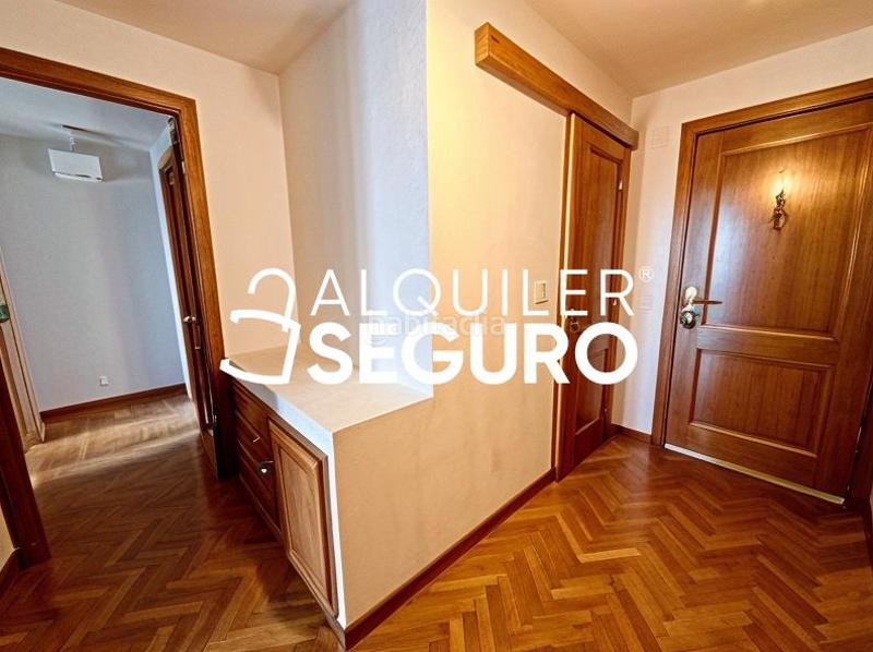 Foto cb2d41fe-fa6d-4541-8efb-09e3f5637c59. Miete etagenwohnung mit heizung pool in Pinar del Rey Madrid