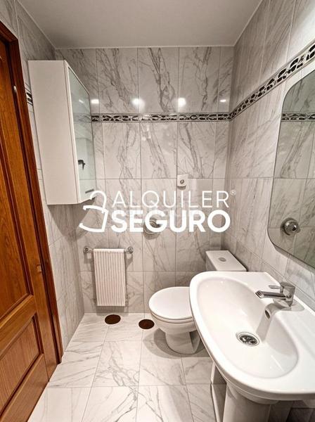 Foto e6f95186-68b2-448b-907d-54b7d9bef3c2. Miete etagenwohnung mit heizung pool in Pinar del Rey Madrid