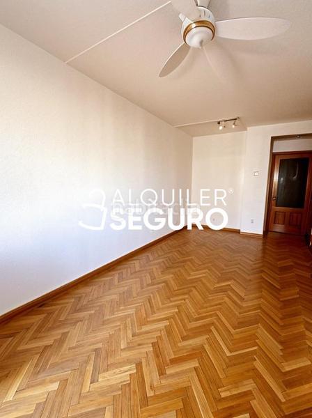 Foto 23cb758f-6d49-485a-95bc-8d4b026a3d5a. Rent flat with heating pool in Pinar del Rey Madrid