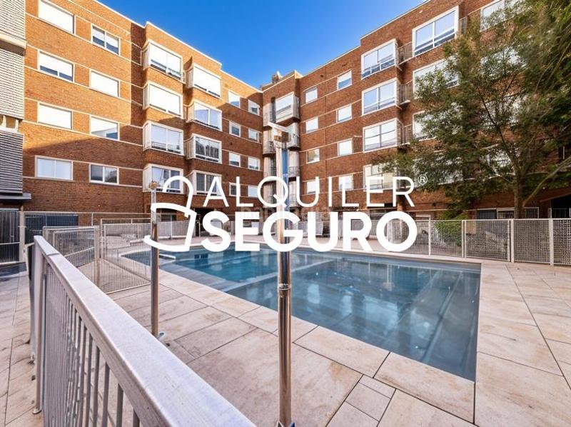 Foto 2d62188d-6a5c-4319-97e9-b7a4bd43d89a. Rent flat with heating pool in Pinar del Rey Madrid