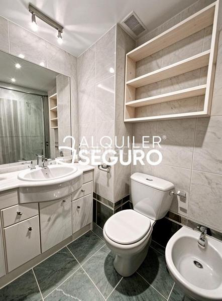 Foto 2e9ecca5-8cbf-4645-a189-929bb4981710. Rent flat with heating pool in Pinar del Rey Madrid