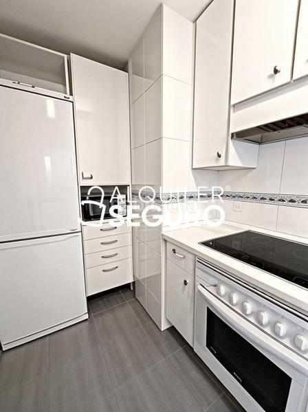 Foto 9bb30137-35bd-441d-816d-86c682bfc7ce. Rent flat with heating pool in Pinar del Rey Madrid