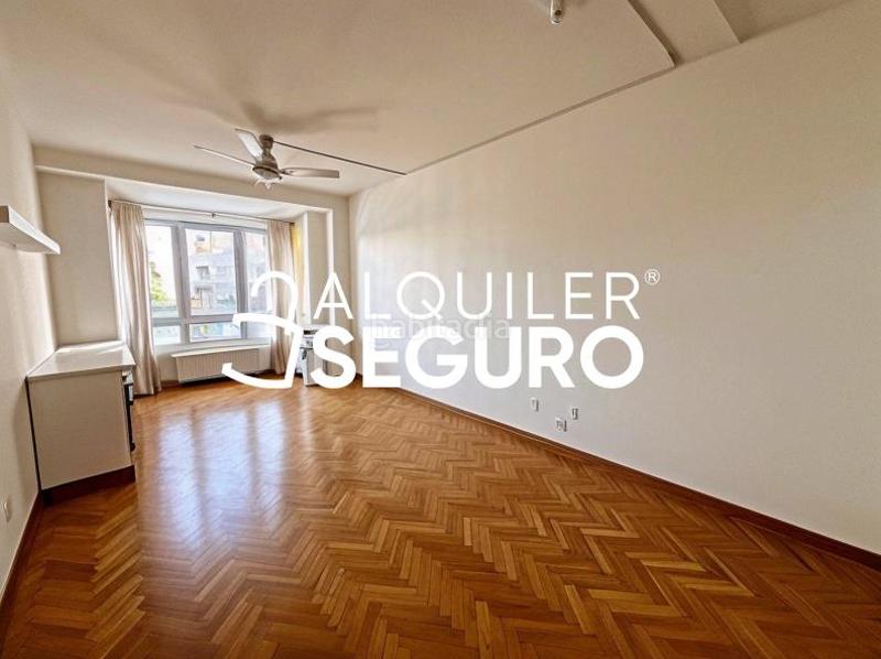 Foto a360ff45-63dc-4740-aeb0-579aac27155c. Rent flat with heating pool in Pinar del Rey Madrid