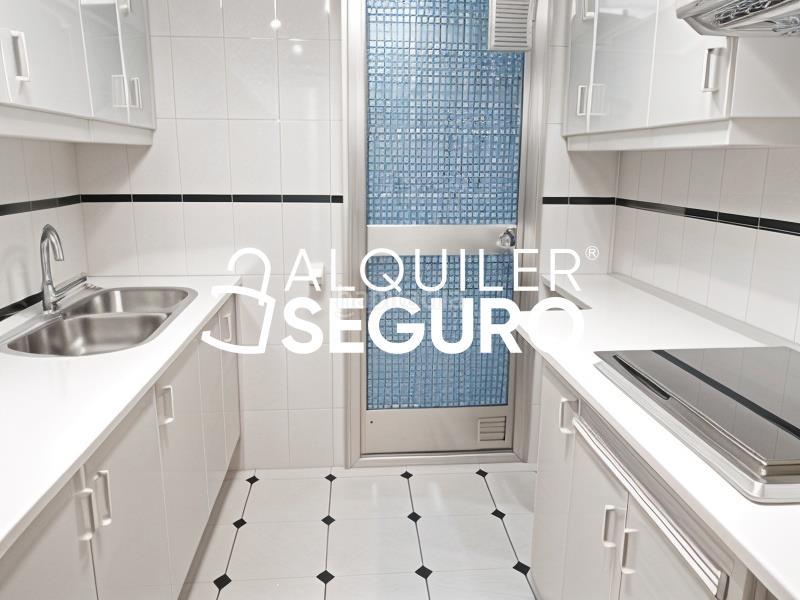 Foto 2e7d16ed-acf9-48ae-bfad-0721c0733d89. Alquiler piso  c de argentina en Valleaguado-La Cañada Coslada