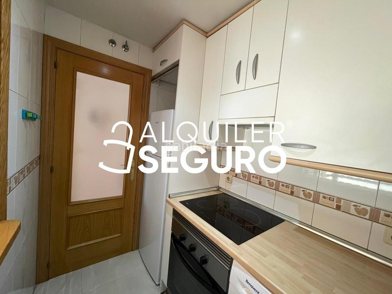 Foto c6bd1807-4425-485f-a7f4-021d9e2b4a64. Lloguer pis amb calefacció aparcament piscina a Cuatro Vientos Madrid