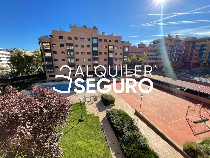 Foto 3ded7d12-4555-48de-bea3-7ad6d9d88aab. Rent flat with heating parking pool in Cuatro Vientos Madrid