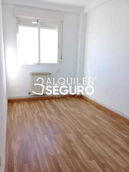 Foto 9663733d-890d-4d24-a89a-1522b4489d2e. Rent flat with heating in Ventas Madrid