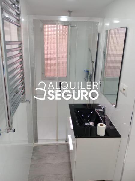 Foto e87b4a11-5b93-4eaf-938a-7d0a2caf85d3. Rent flat with heating in Ventas Madrid