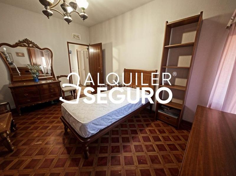 Foto fa6ac6ef-5da0-4a88-a988-e0a86be71903. Alquiler piso  c ramón lujan en Almendrales Madrid