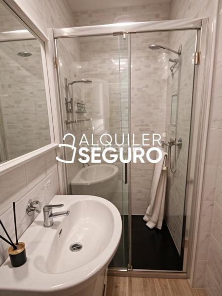 Foto 95ced21e-e827-461b-89c7-e1dfc61538d3. Miete etagenwohnung mit heizung in Comillas Madrid