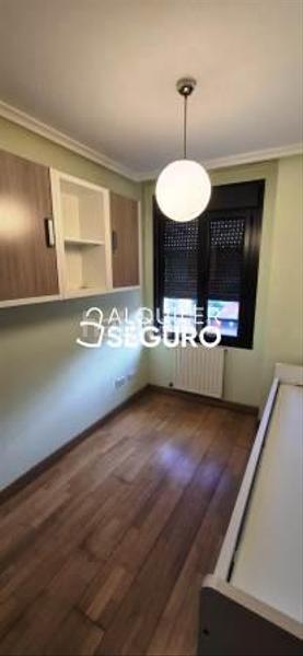 Foto 64f2dae5-1021-4fd5-8635-a2ce7fd450b2. Rent flat with heating in Fozaneldi - Tenderina Oviedo