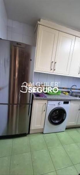 Foto bc89f5b5-f02d-4d4c-b603-92498477c837. Rent flat with heating in Fozaneldi - Tenderina Oviedo