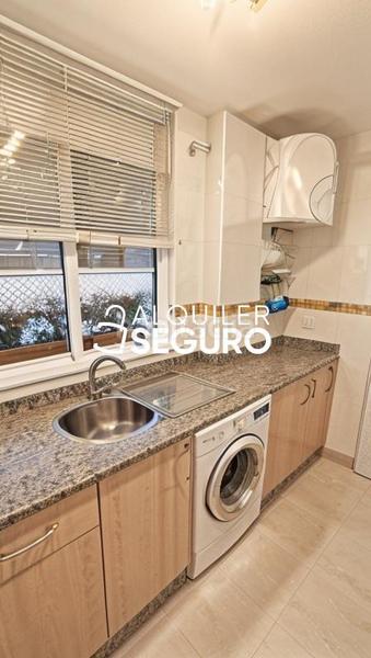 Foto 27e2e9b4-f83f-4b4a-b682-f7e3413410df. Rent flat with parking in Gelves